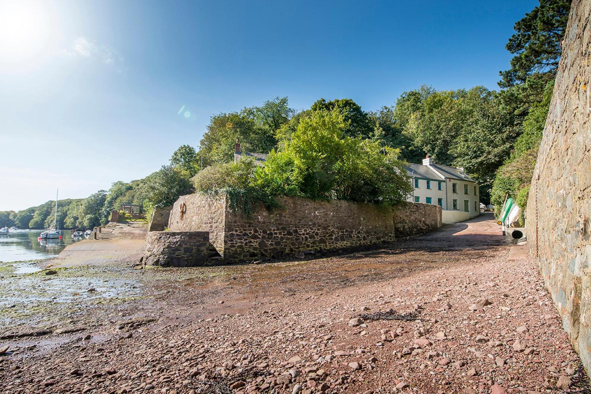 Sloop Inn Cottage Haverfordwest Exterior photo